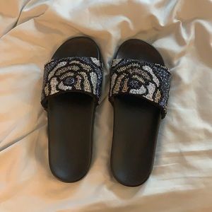 Woman Black bedazzle slides